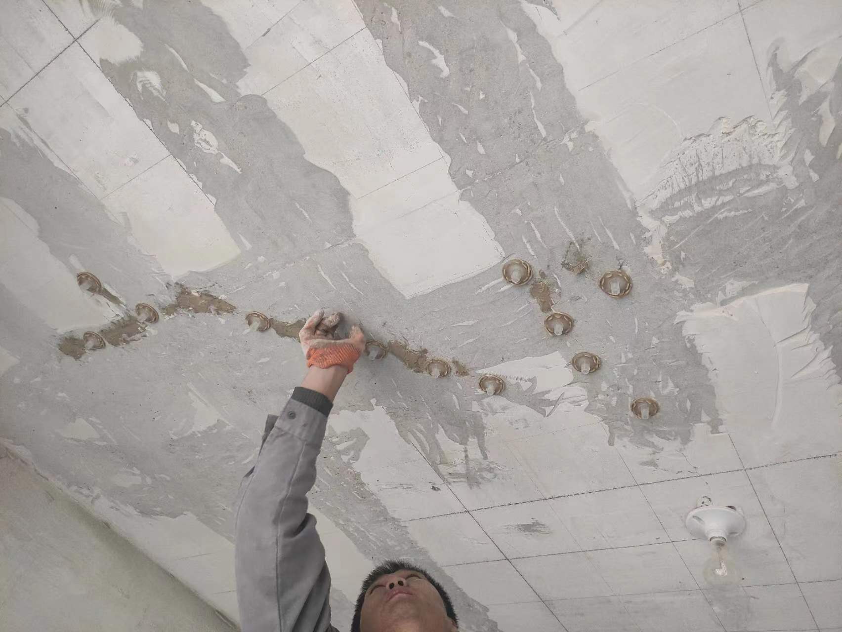 华南热作学院混凝土楼板裂缝为什么会开裂?怎么修补?